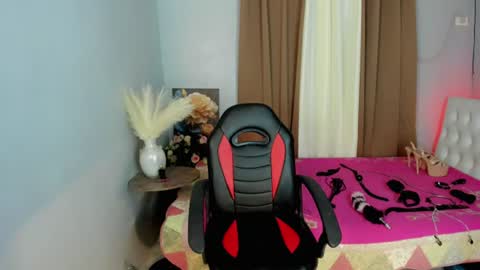 Snapshot of rhea_xoxo chatting on June 25, 4:45 am rhea online show from June 25, 4:45 am