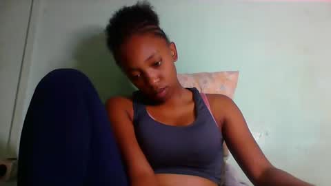 rhesa404090 online show from March 9, 5:44 am