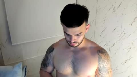 ricardogonzalez666 online show from December 17, 4:07 am