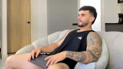 ricardogonzalez666 online show from February 7, 1:09 am