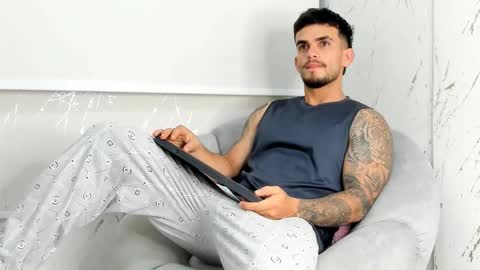 ricardogonzalez666 online show from April 3, 3:54 pm