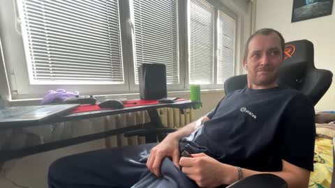 ricciardio online show from October 25, 11:07 am