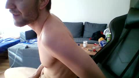 Snapshot of ricciardio chatting on May 23, 6:18 am ricciardio online show from May 23, 6:18 am