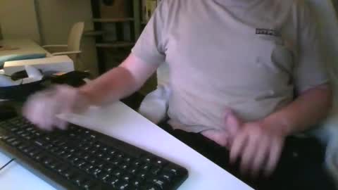richard97188 online show from May 9, 10:37 pm