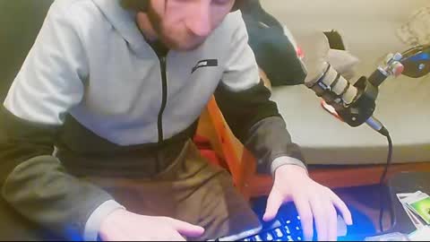 Snapshot of richarddavidson94 chatting on May 7, 1:44 am richarddavidson94 online show from May 7, 1:44 am