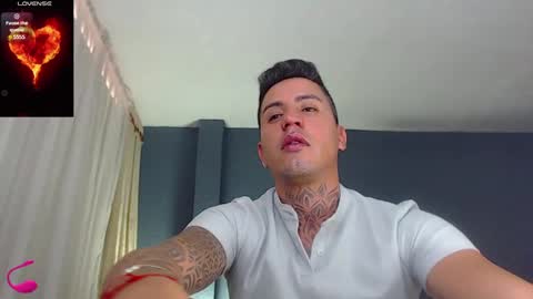 Snapshot of richi_grubby chatting on December 13, 6:38 pm David online show from December 13, 6:38 pm