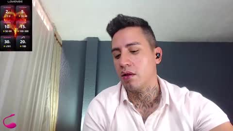 Snapshot of richi_grubby chatting on December 15, 7:31 pm David online show from December 15, 7:31 pm