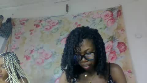 Snapshot of richimelaa chatting on May 20, 11:33 pm richimelaa online show from May 20, 11:33 pm