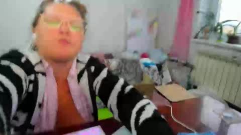 Anna - not anna - right Anna  online show from October 22, 1:11 pm