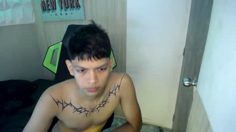 Snapshot of rick_oficiall chatting on August 1, 3:50 am Rick oficiall online show from August 1, 3:50 am