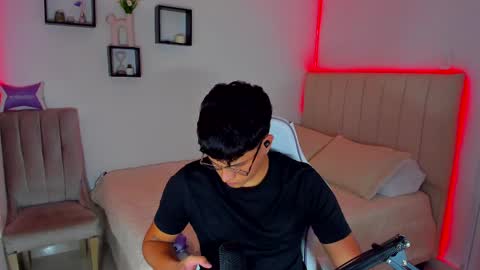 Snapshot of rick_shellby chatting on April 5, 8:55 am Rick online show from April 5, 8:55 am