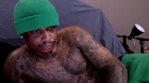 Snapshot of rickavelli chatting on November 30, 2:04 am Rick online show from November 30, 2:04 am