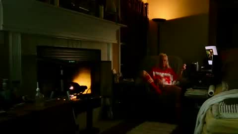 Snapshot of ricks4fun chatting on March 1, 4:25 am PINK HOLE TWINK online show from March 1, 4:25 am