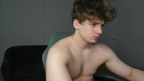 Snapshot of ricky_becko chatting on April 27, 3:48 am RICKY BECKO online show from April 27, 3:48 am