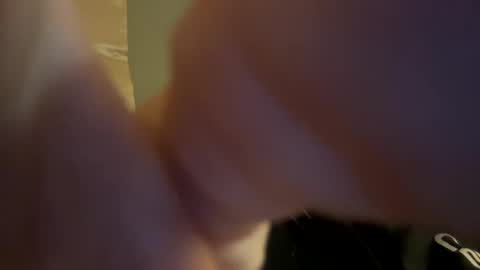 Snapshot of ricracks11 chatting on March 1, 5:31 am ricracks11 online show from March 1, 5:31 am