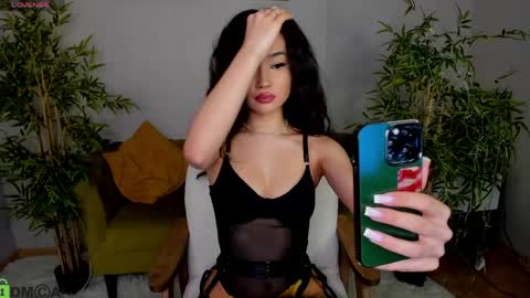 Layla online show from April 5, 3:15 am