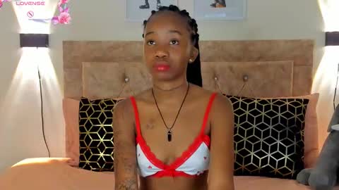Snapshot of rihana_hot01 chatting on February 19, 1:34 am ri ri online show from February 19, 1:34 am