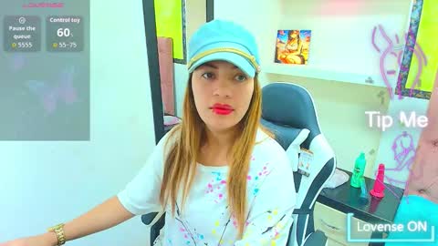 Snapshot of rihana_milan chatting on September 21, 12:40 pm RIHANA online show from September 21, 12:40 pm