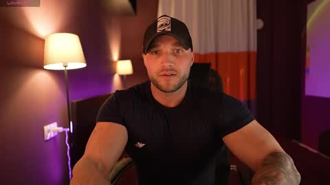 rikadler online show from April 12, 1:49 pm