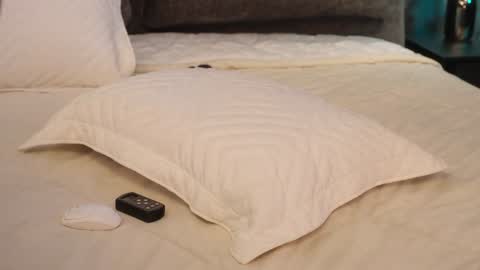    if you wanna buy smth stockingsph etc  custom videos or pics  online show from December 8, 1:58 pm