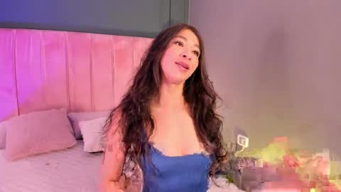Snapshot of riley_bensongh chatting on May 1, 10:14 pm Riley online show from May 1, 10:14 pm
