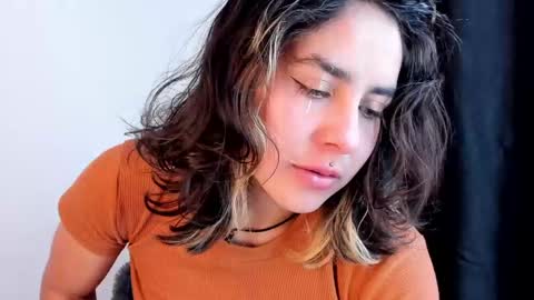 Snapshot of riley_colors chatting on March 10, 8:56 pm Riley online show from March 10, 8:56 pm