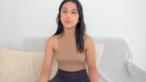 riley_tin online show from December 2, 3:47 pm