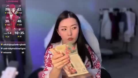 rin_n1ght online show from May 14, 2:24 pm