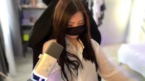 rin_n1ght online show from May 18, 2:01 pm