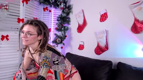 Snapshot of rin_skylar chatting on December 23, 10:32 am Rin online show from December 23, 10:32 am