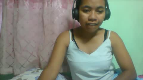 Snapshot of rinah856024 chatting on February 5, 6:23 pm rinah856024 online show from February 5, 6:23 pm