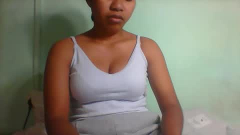 Snapshot of rinah856024 chatting on February 11, 5:34 am rinah856024 online show from February 11, 5:34 am