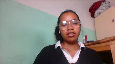 rinah856024 online show from May 4, 5:09 pm