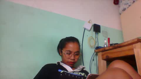 rinah856024 online show from May 5, 5:15 am