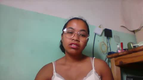 rinah856024 online show from May 6, 7:24 am
