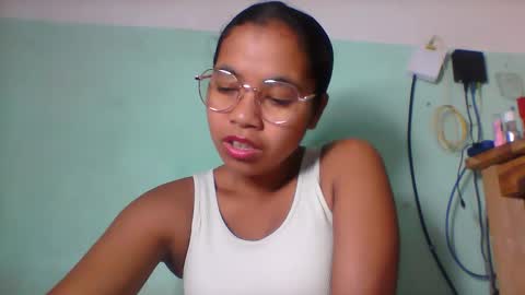 rinah856024 online show from May 9, 6:18 am