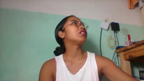 rinah856024 online show from May 13, 6:44 am