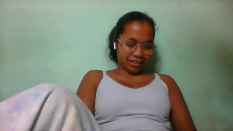 rinah856024 online show from May 22, 4:12 pm