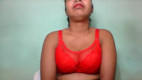 rinah856024 online show from May 23, 5:12 am