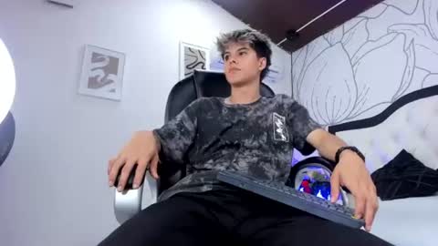 rio_miller online show from June 23, 8:18 pm