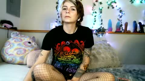 Snapshot of rionasmiiiles chatting on December 9, 8:12 pm Riona Smiiiless online show from December 9, 8:12 pm