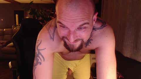 Snapshot of ripp3r chatting on December 12, 12:05 am Jack online show from December 12, 12:05 am
