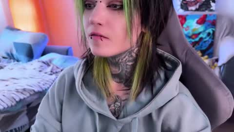   DianaBrite            fansl y online show from April 14, 12:11 pm