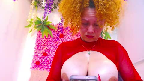 Risitos De Oro online show from November 27, 7:05 pm