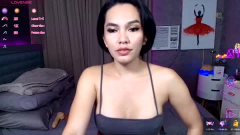 Snapshot of risque_asiancassandra chatting on February 6, 9:12 am Miss Cassie online show from February 6, 9:12 am