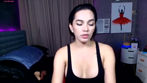 Snapshot of risque_asiancassandra chatting on February 17, 9:50 am Miss Cassie online show from February 17, 9:50 am