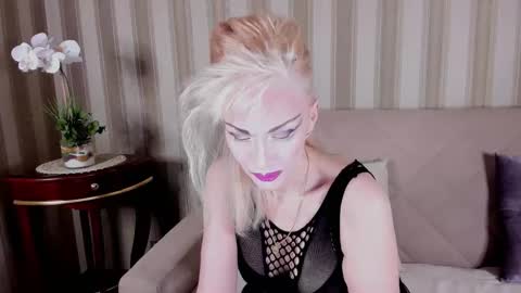 rita_farell online show from February 2, 9:35 pm