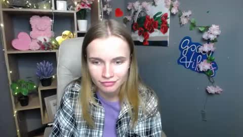 Snapshot of ritakiskis chatting on May 27, 2:08 am ritakiskis online show from May 27, 2:08 am