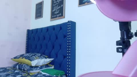 Snapshot of rizantella chatting on February 14, 2:30 am rizantella online show from February 14, 2:30 am