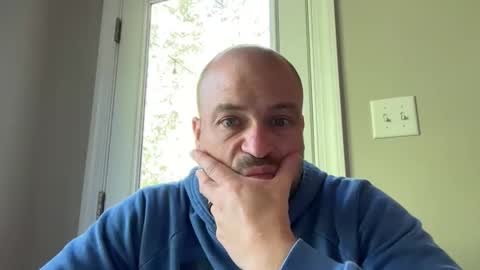 Snapshot of roadking1122 chatting on May 3, 9:21 pm roadking1122 online show from May 3, 9:21 pm